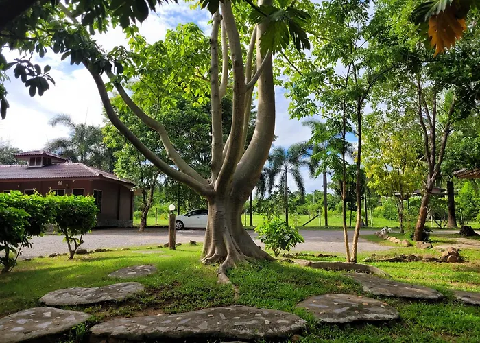 Resort Cozy By Chanita Suan Phueng